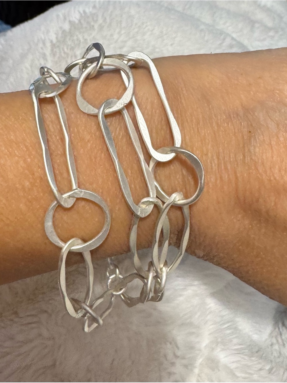 Banana Republic Aureus &Argent Silver Tone Sculptural paper clip style Bracelet - Picture 5 of 6